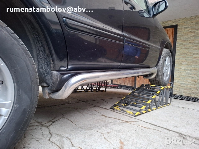 Степенки за ML W163, оригинални, добро състояние.