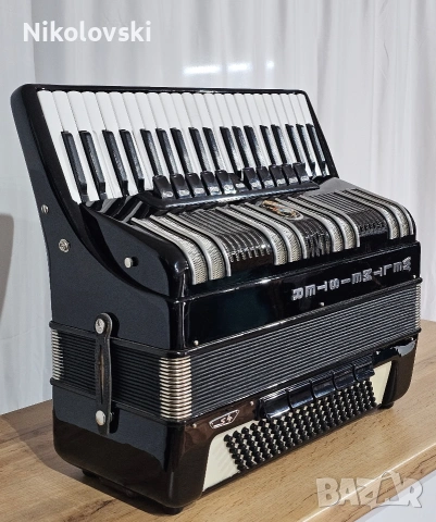 Акордеон Weltmeister S4 НОВ, снимка 3 - Акордеони - 53673686