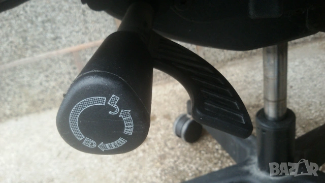 Офис стол Interstuhl със забележки по тапицерията, снимка 13 - Столове - 53020004