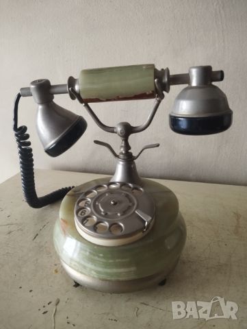 Ретро настолен телефон за декорация, снимка 1 - Други ценни предмети - 45779254