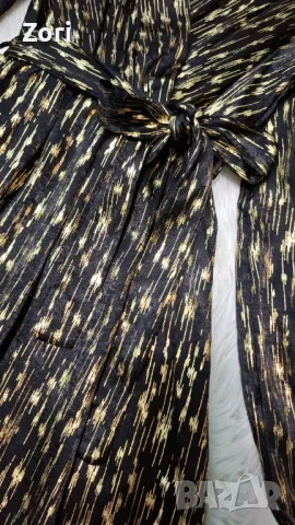 КРАСИВА черна рокля в златисти шарки, снимка 3 - Рокли - 49821869