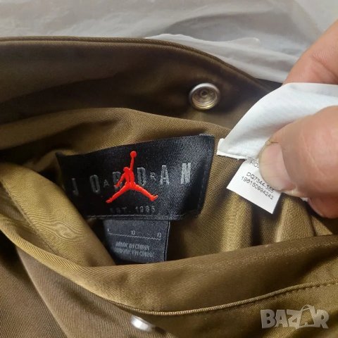 Двулицево  яке Bomber Air Jordan Statement Essentials размер Л, снимка 7 - Якета - 48214833