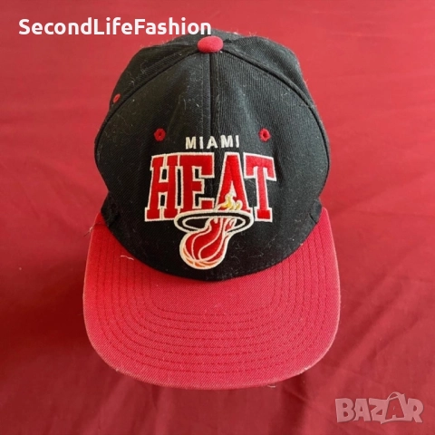 Баскетболна шапка Miami Heat Mitchell & Ness HWC NBA в червено-черно 