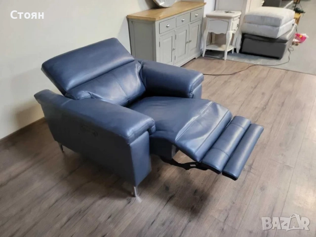 Син кожен фотьойл с електрически релаксиращ механизъм, снимка 9 - Дивани и мека мебел - 52010940