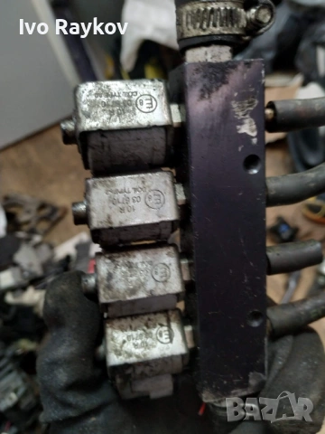 Газова Рейка и Дюзи  - 67R014303 - 110R004304 , AUDI, снимка 6 - Части - 53905724