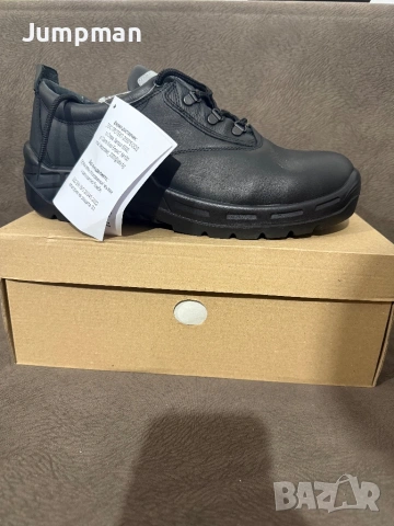 Мьжки кожени обувки с метално бомбе