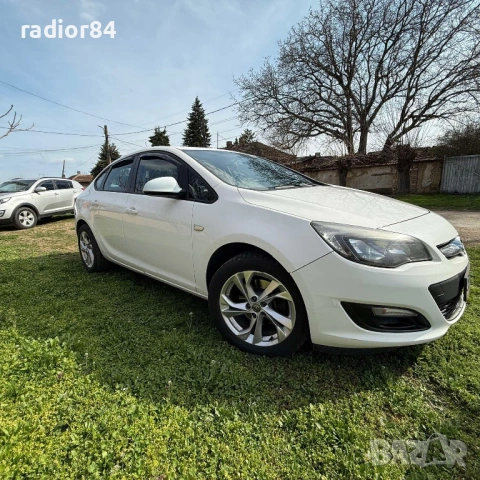 Opel Astra 1.6 cdti, снимка 4 - Автомобили и джипове - 53989014