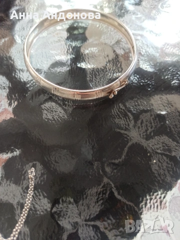 Твърда сребърна гривна 