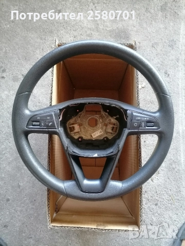 Продавам оригинален мулти волан за Сеат Леон 2015г 