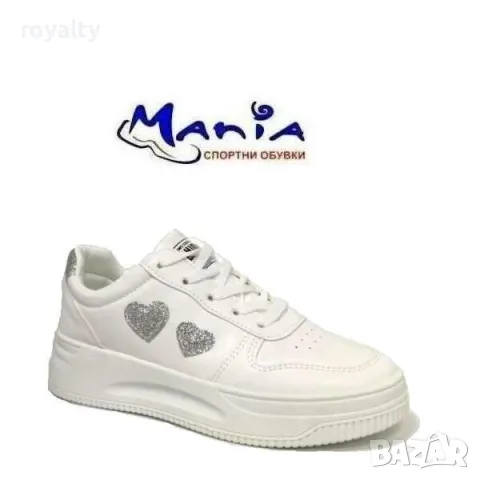 Дамски спортни обувки с декорация сърца