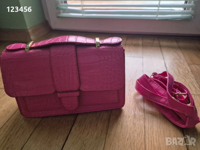 Малки чанти и раници, снимка 2 - Чанти - 44185548