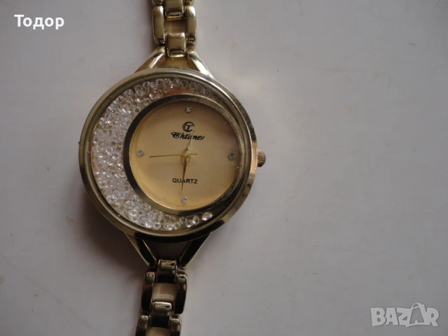 Позлатен часовник с кристали , снимка 2 - Дамски - 50582996