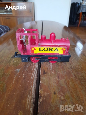 Стар Локомотив,Влакче Lora