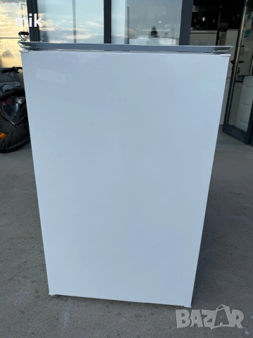 Малък хладилник с камера HotPoint Ariston, снимка 6 - Хладилници - 53987738