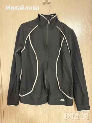 Спортно яке Nike , снимка 5 - Спортни екипи - 50241341