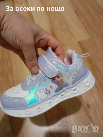 Светещи маратонки за момиче Елза чисто нови размер 28