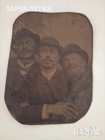 Черно бяла ламаринена снимка