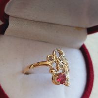 Дамски златен пръстен с инкрустирани диаманти и рубин, злато 12к., снимка 4 - Пръстени - 45434444
