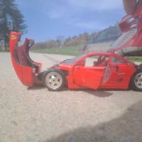 Ferrari F40 1987г. Burago 1:18  колекционерски модел, снимка 6 - Колекции - 45080342