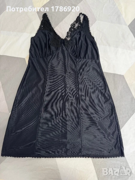 Елегантна дамска нощница с дантела, снимка 1