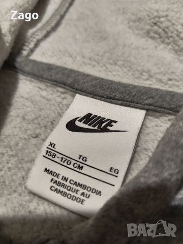 Дамско горнище Nike, снимка 2 - Суичъри - 45922195