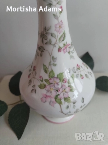 Английска ваза- фин костен порцелан , снимка 4 - Вази - 52841337
