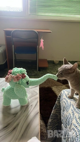 Ръчно плетена играчка слон