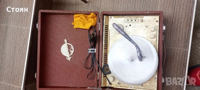 стар грамофон Саратов , снимка 2 - Грамофони - 50615676