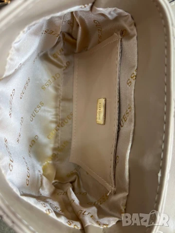 чанти guess, снимка 3 - Чанти - 50742729