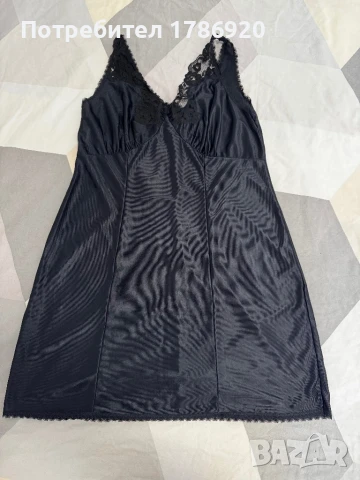 Елегантна дамска нощница с дантела