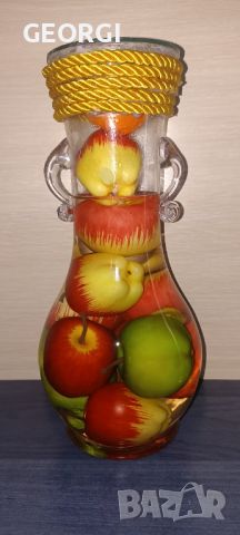 Декоративна ваза, стъкло със стерилизирани ябълки