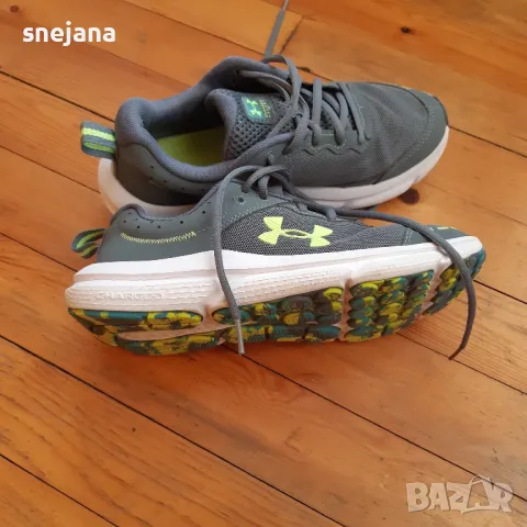 Оригинални маратонки на Under Armour , снимка 2 - Маратонки - 49449480