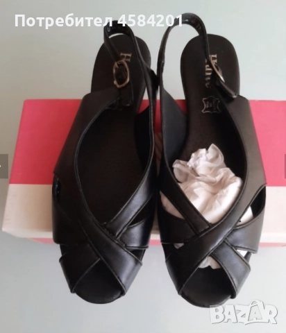 Дамски сандали с нисък ток, размер 37. НОВИ.