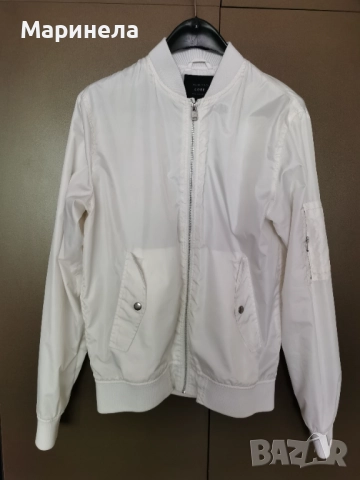 Яке тип бомбър 