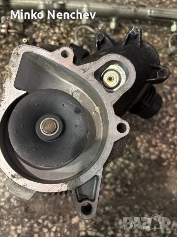 Водна помпа с високо за БМВ 530D, снимка 2 - Части - 51480944