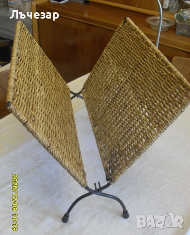 Продавам стойка за вестници или списания , снимка 2 - Други стоки за дома - 52705378