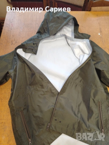 Камуфлажна риза и дъждобран