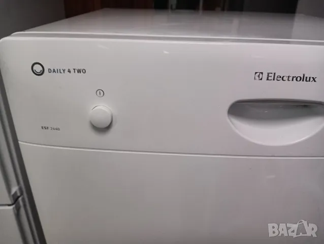 Малка съдомиялна за 6 комплекта Electrolux  с две години гаранция!, снимка 3 - Съдомиялни - 49019705