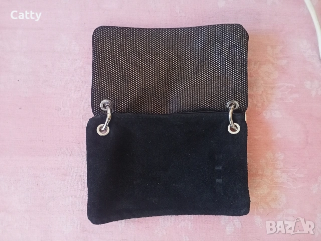 Дамска черна чанта, снимка 5 - Чанти - 54246858