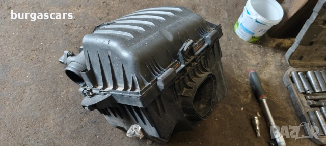 Кутия въздушен филтър Ford Galaxy 1.9-115к.с. AUY