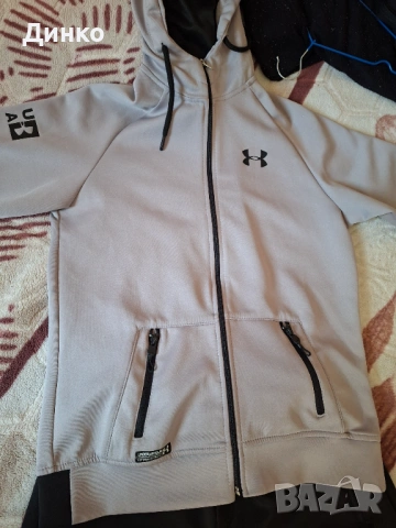 Анцуг UNDER ARMOUR!Размер М, снимка 2 - Спортни дрехи, екипи - 53706336