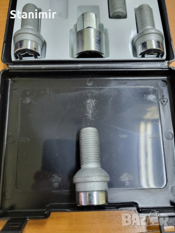  Секретни болтове за Мерцедес оригинални Mercedes locking bolts OEM B66470156 - Mcgard USA, снимка 4 - Аксесоари и консумативи - 52219358