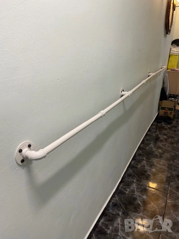 Парапет за стена