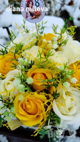 Кашпа с рози от пластичен сапун!!