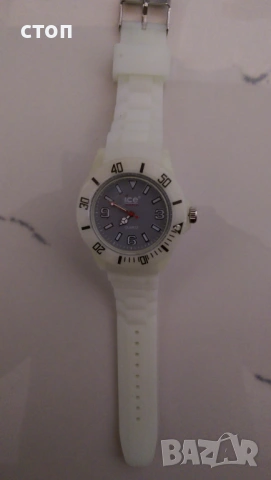 Спортен цветен часовник