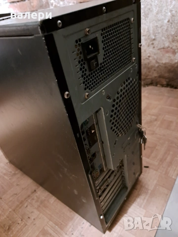 Работещ компютър процесор I3, рам 4гб, хард 320гб, снимка 2 - Геймърски - 53874097