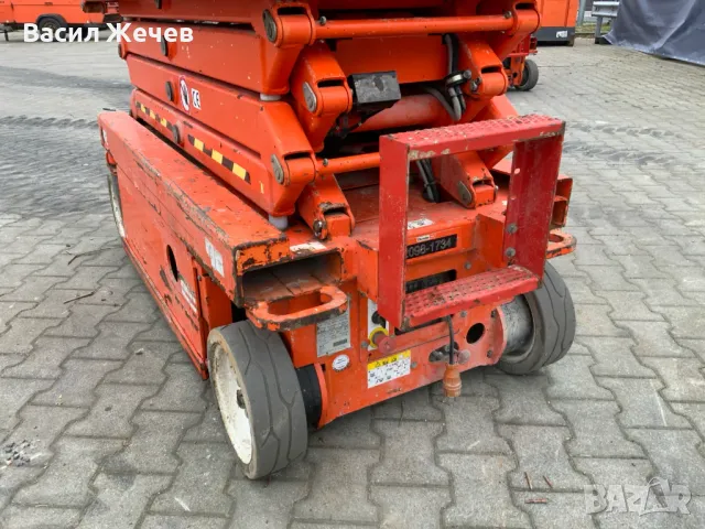 Ножична платформа SkyJack SJ III 3219 (2017), снимка 8 - Други машини и части - 50405767