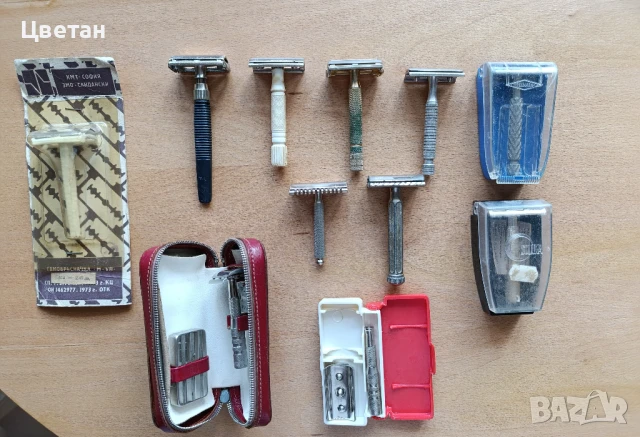 ретро самобръсначки и неизползвани бръснарски ножчета