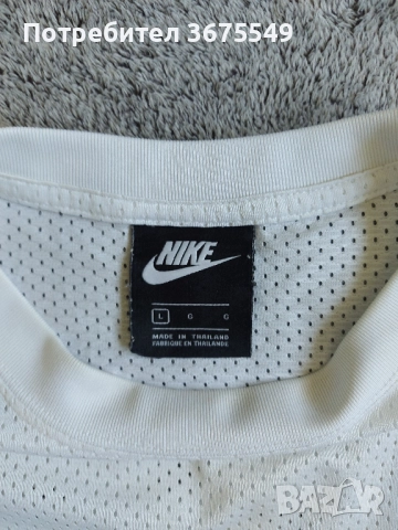 Дамска перфорирана тениска Nike - размер L, снимка 4 - Тениски - 52293592
