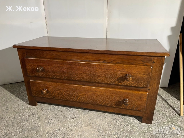 Масивен шкаф